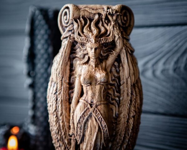 【Wood Sculpture】LILITH statuette, Goddess of Feminine, Astarothn Sumerian Wiccan Wisdom pagan wicca altar witches