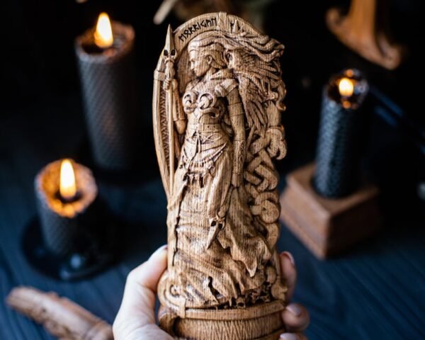 【Wood Sculpture】Morrigan, Morrigu, war and fate goddess, Irish goddess, pagan, wiccan, wicca, altar, druid, witches, gaelic, celtic