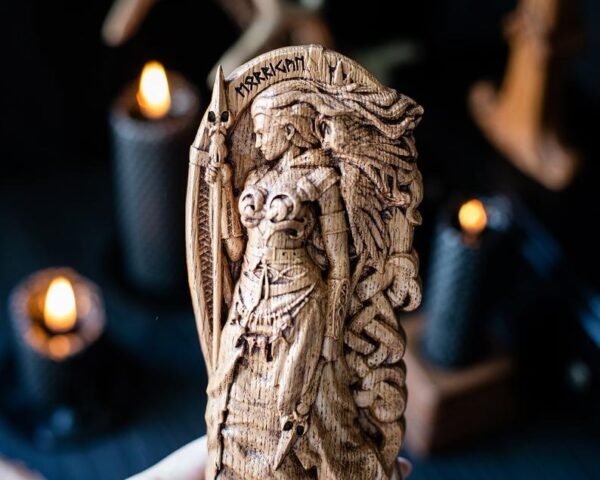 【Wood Sculpture】Morrigan, Morrigu, war and fate goddess, Irish goddess, pagan, wiccan, wicca, altar, druid, witches, gaelic, celtic