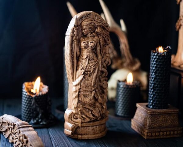 【Wood Sculpture】Morrigan, Morrigu, war and fate goddess, Irish goddess, pagan, wiccan, wicca, altar, druid, witches, gaelic, celtic