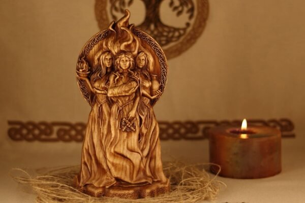 Brigid, Brigid goddess, Fertility Goddess brigid, Imbolc, Brigit goddess Irish goddess Celtic goddess Witchcraft Wooden statue Saint brigid