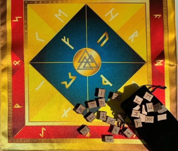 MagicunTarot Cloth~Starting runic set Scandinavian Fleece + Cloth