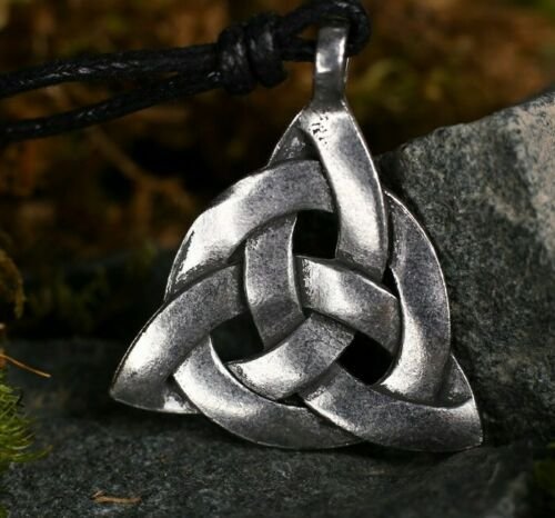 Magicun Talisman~Talisman Celtic knot Trikver B-74