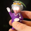 Collectable design~NOVELTY LIGHT AND SOUND QUEEN KEYRING, BRITISH SOUVENIR, ROYAL FAMILY Britain UK