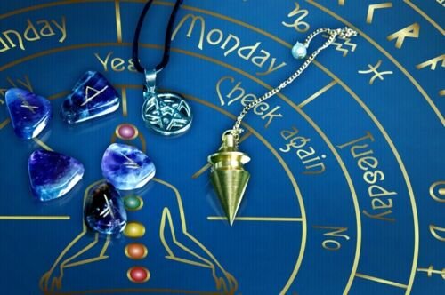 MagicunTarot Cloth~Unique Altar Cloth for pendulum wicca witch CA