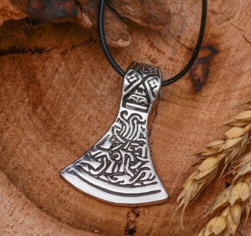 Magic Talisman~Ax amulet Symbol of strength and valor B-82