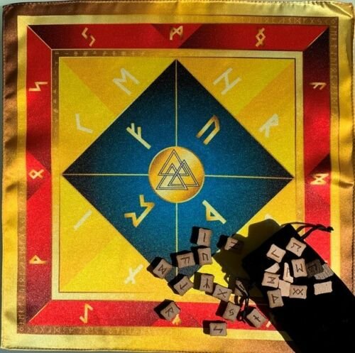 MagicunTarot Cloth~Starting runic set Scandinavian Fleece + Cloth