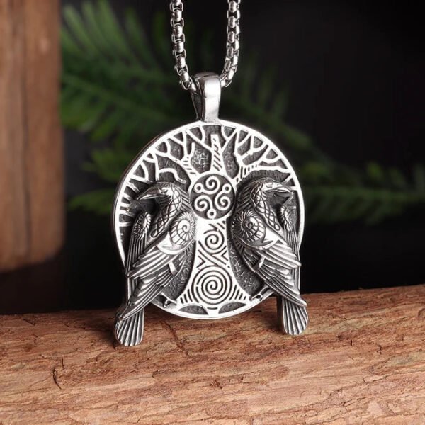 Retro Nordic Style Crow Skull Pendant Animal Bird Necklace for Men Personalized Jewelry Lucky Amulet Gift