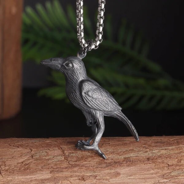 Retro Nordic Style Crow Skull Pendant Animal Bird Necklace for Men Personalized Jewelry Lucky Amulet Gift