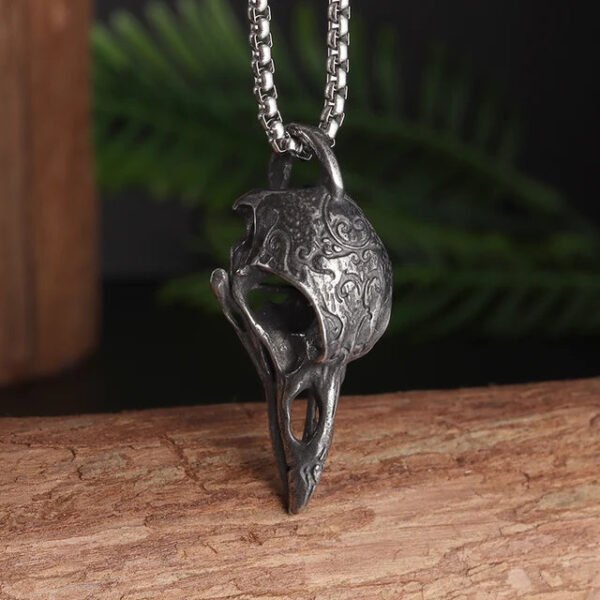 Retro Nordic Style Crow Skull Pendant Animal Bird Necklace for Men Personalized Jewelry Lucky Amulet Gift