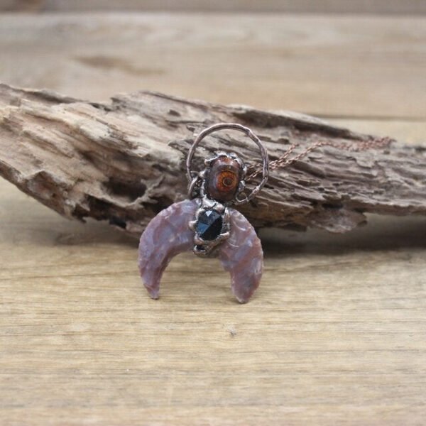 Reiki Energy India Agates Arrow Pendants Antique Copper Raw Stone Crescent Moon Meditation Witch Necklace Retro Jewelry,